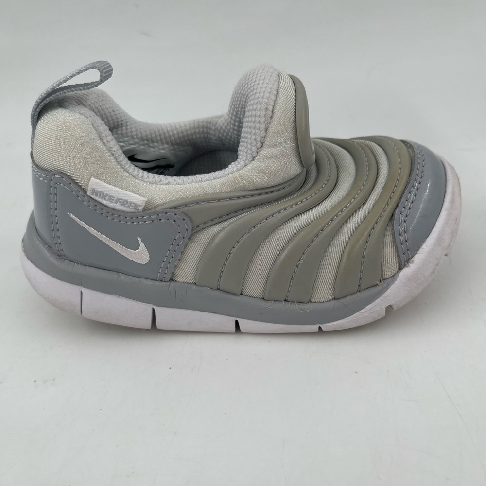 Nike Toddlers Dynamo Free - SZ 6C - Grey White Athletic Slip On Sneakers